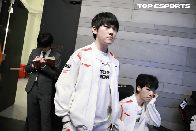 LPL登峰组激战正酣，iG迎战TES忍界大战再启，阿水直面昔日队友！