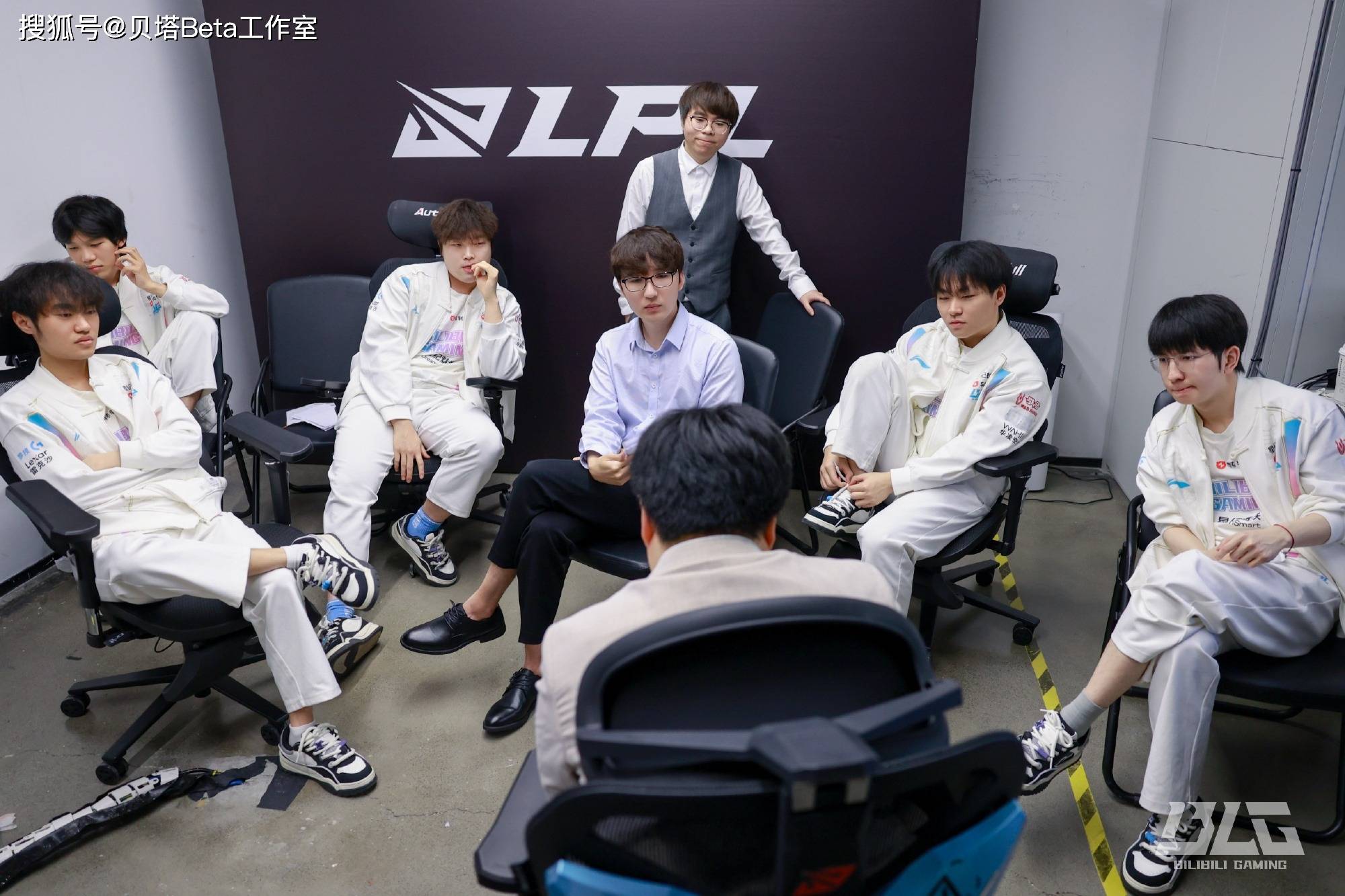 海外网友热议BLG淘汰FLY：FLY差点就3-1了！BLG是东部最弱战队