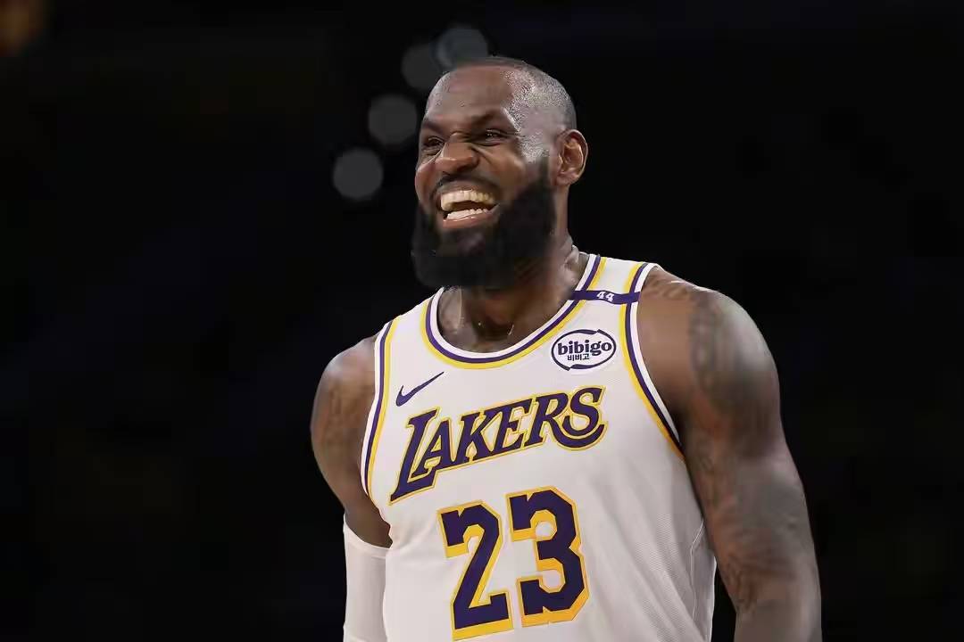 不值钱了?休赛期未获得续约合同的9位球星:詹姆斯、杜兰特领衔