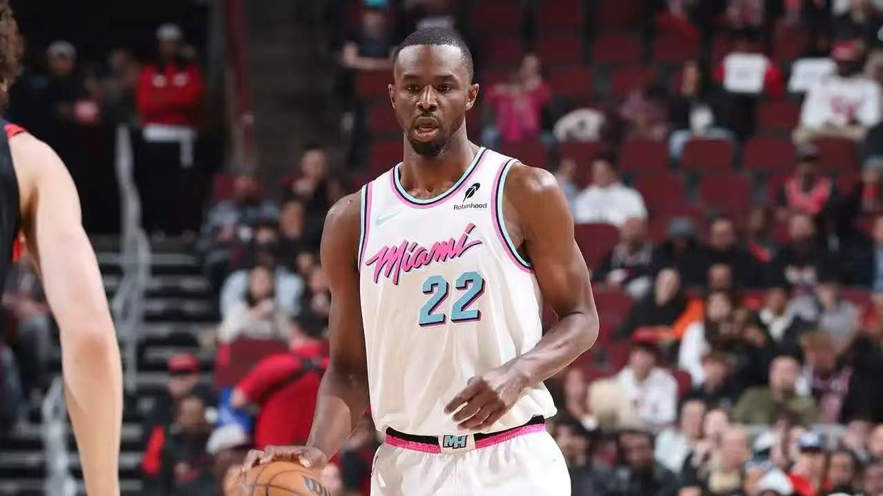 不值钱了？休赛期未获得续约合同的9位球星：詹姆斯、杜兰特领衔