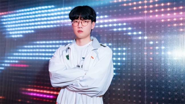 【一竞技1JingJi】LOL：LPL德杯首发名单出炉 仅两支强队全主力参赛！