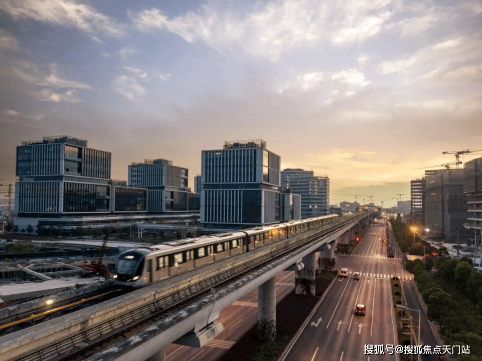 400万级“必看盘”，大虹桥的版本答案！「华发虹桥四季」在售中！在售建面约91-132㎡三房四房！