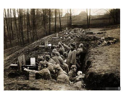 大卢基战役：七千德军仅剩两百，堪称教科书式经典攻防战役！